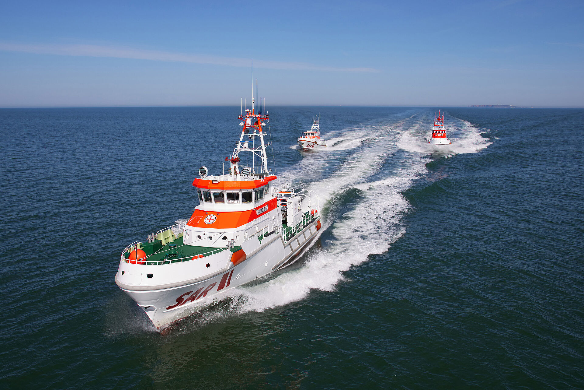 DGzRS-Seenotrettungskreuzer auf dem Meer